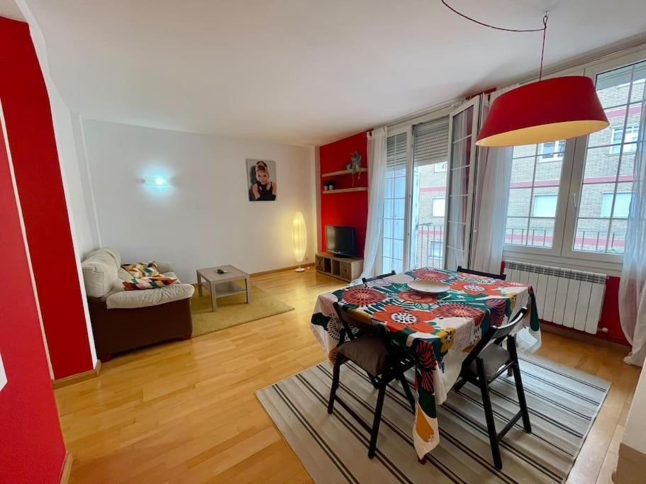 Acogedor Apartamento En Zaragoza Luaran gambar