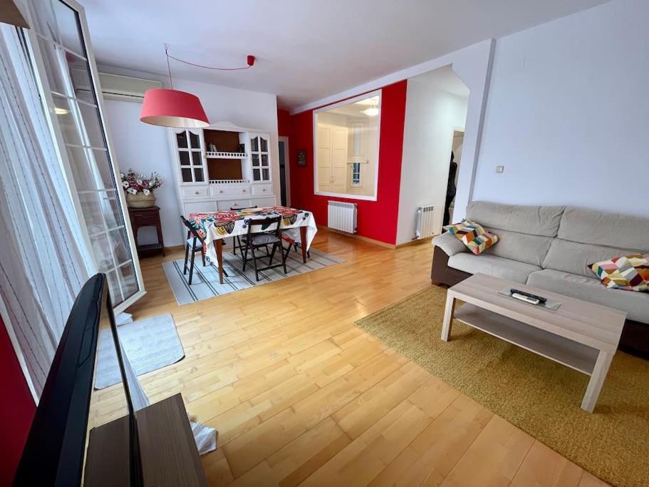 Acogedor Apartamento En Zaragoza Luaran gambar