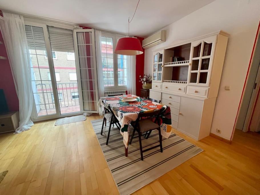 Acogedor Apartamento En Zaragoza Luaran gambar